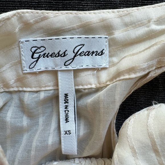 Bundle of women’s XS Express and Guess shirts - Picture 9 of 9